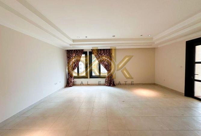 739305 - Property Image 2