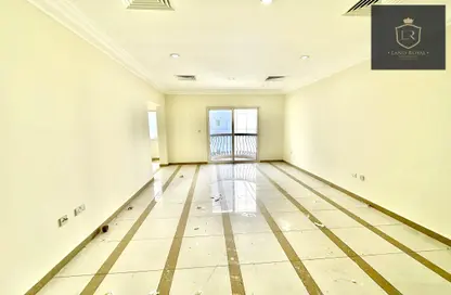 صورة لـ غرفة فارغة شقة - 3 غرف نوم - 3 حمامات للايجار في شارع النجمة - طريق المطار القديم - الدوحة ، صورة رقم 1