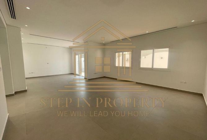 932778 - Property Image 2