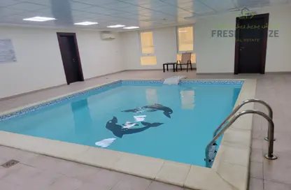 صورة لـ حوض سباحة شقة - غرفة نوم - 1 حمام للايجار في المنصورة - الدوحة ، صورة رقم 1