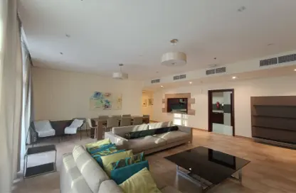 Apartment - 3 Bedrooms - 5 Bathrooms for rent in Anas Street - Fereej Bin Mahmoud North - Fereej Bin Mahmoud - Doha