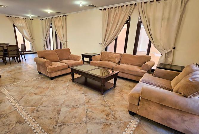 915980 - Property Main Image