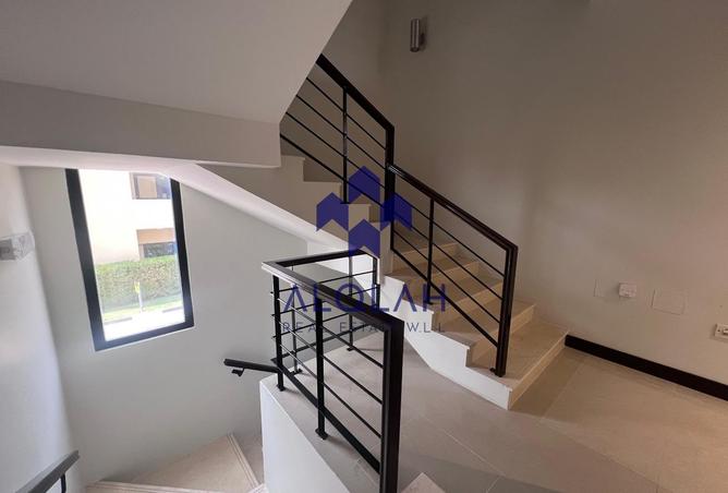 966912 - Property Image 3