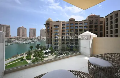 Apartment - 2 Bedrooms - 3 Bathrooms for rent in The St. Regis Marsa Arabia Island - Marsa Arabia - The Pearl Island - Doha