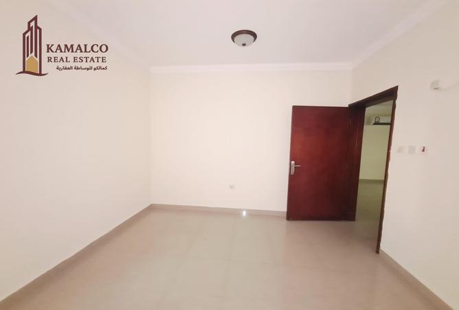 940268 - Property Image 3