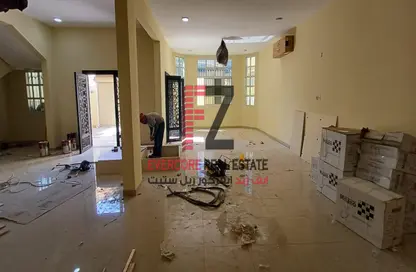 فيلا - 5 غرف نوم - 4 حمامات للايجار في شارع المرخية - المرخية - الدوحة