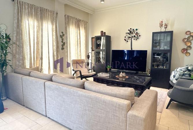 932677 - Property Image 3
