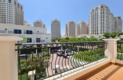 Villa - 6 Bedrooms - 7 Bathrooms for rent in Floresta Gardens - Floresta Gardens - The Pearl Island - Doha