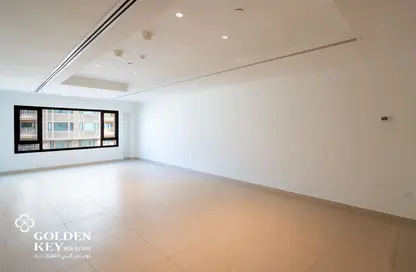 Apartment - 1 Bedroom - 2 Bathrooms for rent in West Porto Drive - Porto Arabia - The Pearl Island - Doha