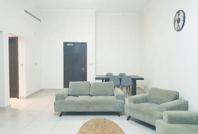 933368 - Property Image 2