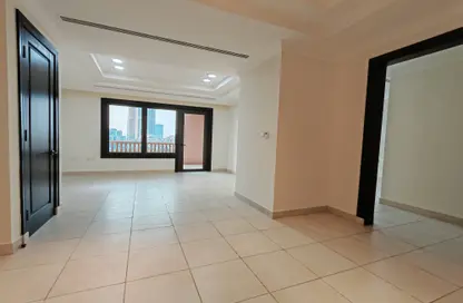 Apartment - 1 Bedroom - 2 Bathrooms for rent in Tuscan Tower - Porto Arabia - The Pearl Island - Doha