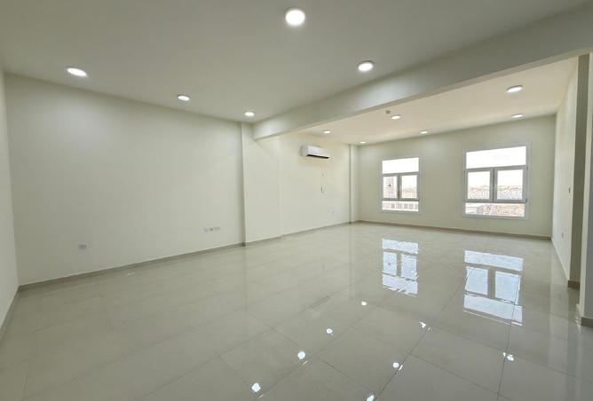 956002 - Property Main Image