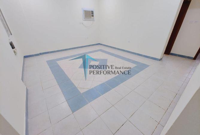 978703 - Property Image 2