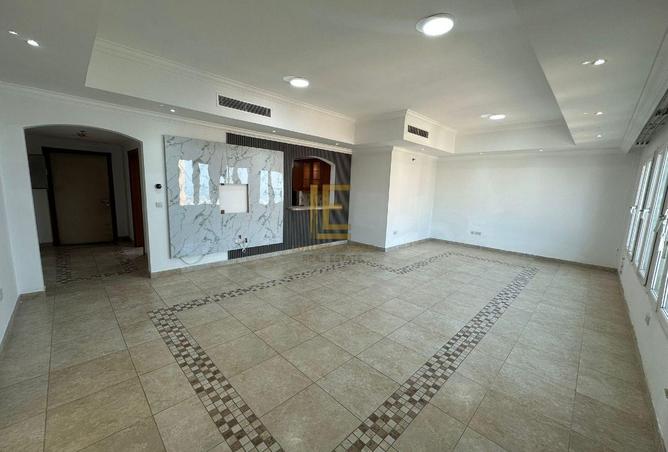 905249 - Property Image 2