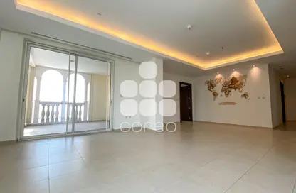 Apartment - 2 Bedrooms - 2 Bathrooms for rent in Viva East - Viva Bahriyah - The Pearl Island - Doha