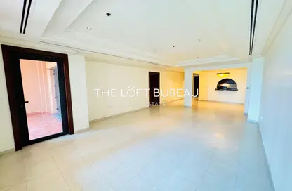 Apartment - 1 Bedroom - 2 Bathrooms for rent in West Porto Drive - Porto Arabia - The Pearl Island - Doha