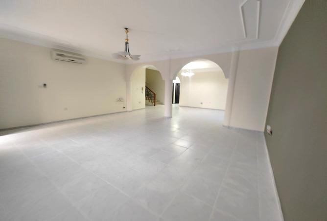 935419 - Property Image 2