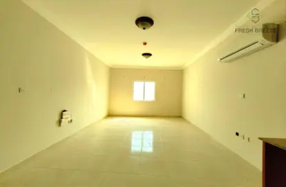 Apartment - 1 Bedroom - 1 Bathroom for rent in Umm Ghuwalina - Umm Ghuwailina - Doha