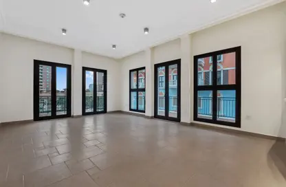 Apartment - 3 Bedrooms - 4 Bathrooms for rent in Nobili - Qanat Quartier - The Pearl Island - Doha