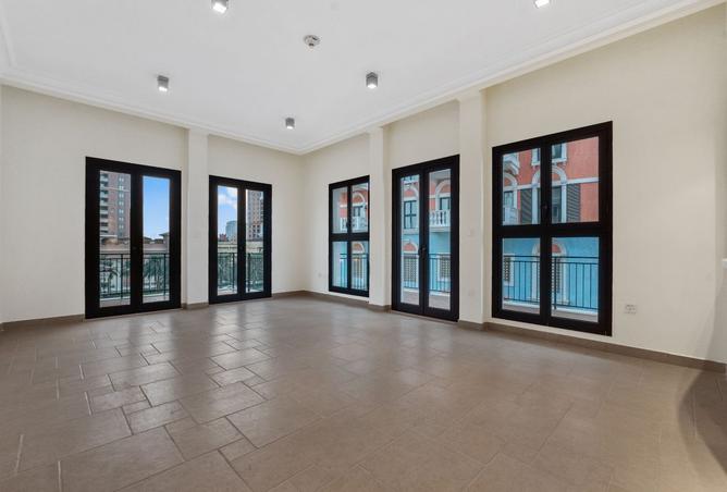 971415 - Property Image 2