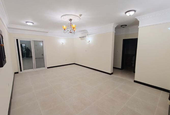 981789 - Property Image 2