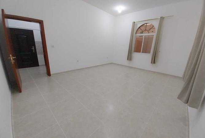 999541 - Property Image 2