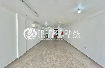 Shop - Studio - 1 Bathroom for rent in Souk Al gharaffa - Al Gharrafa - Doha