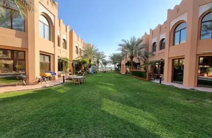 مجمع سكني - 5 غرف نوم - 7 حمامات للايجار في الخليج الجنوبي - الخليج الغربي - الدوحة