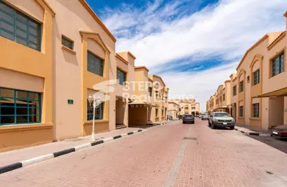مجمع سكني - 6 غرف نوم - 6 حمامات للايجار في Al Sakhama - الدوحة