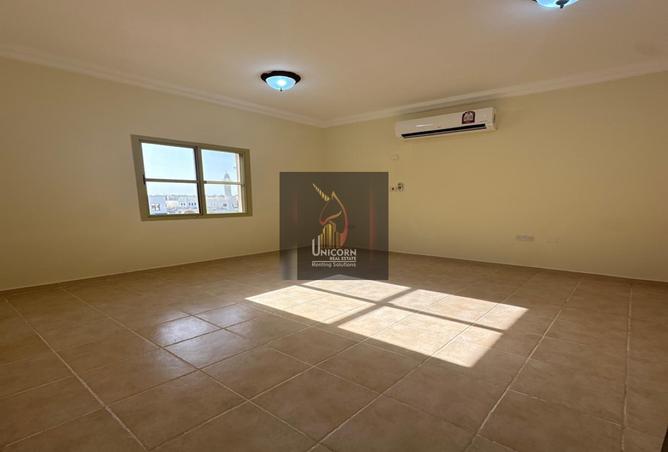 882785 - Property Image 2