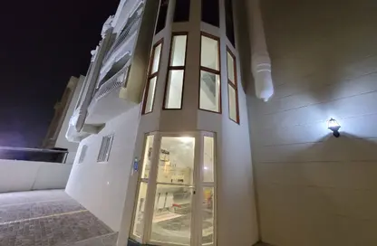 Apartment - 2 Bedrooms - 2 Bathrooms for rent in Bin Omran - Fereej Bin Omran - Doha