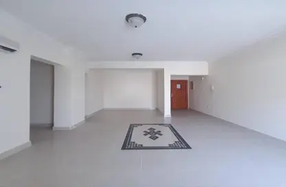 Apartment - 3 Bedrooms - 3 Bathrooms for rent in Thabit Bin Zaid Street - Al Mansoura - Doha