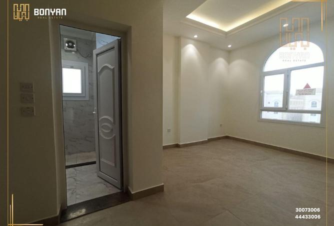 933169 - Property Image 2