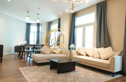 Apartment - 1 Bedroom - 2 Bathrooms for rent in Floresta Gardens - Floresta Gardens - The Pearl Island - Doha