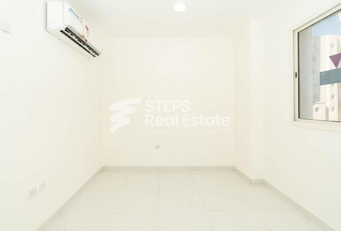 944071 - Property Image 2