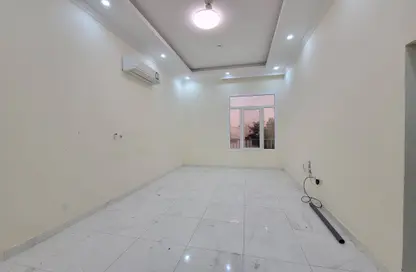 Apartment - 2 Bedrooms - 2 Bathrooms for rent in Fereej Kulaib - Doha