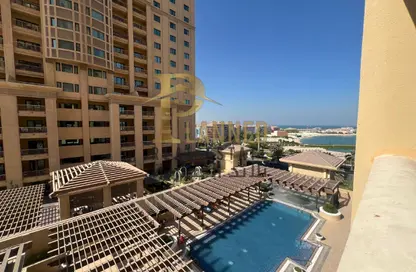 Apartment - 2 Bedrooms - 3 Bathrooms for rent in The Pearl Island - Doha