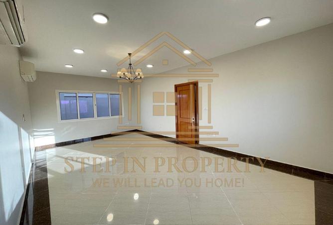 957466 - Property Image 2