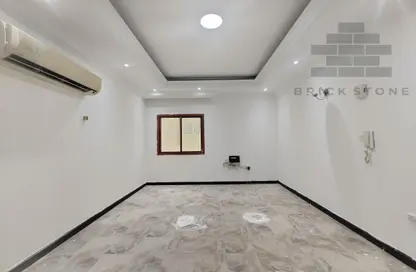 Apartment - 2 Bedrooms - 2 Bathrooms for rent in Al Mansoura - Al Mansoura - Doha