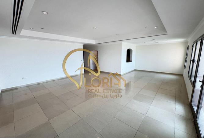 942175 - Property Image 2