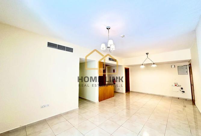 922273 - Property Image 2