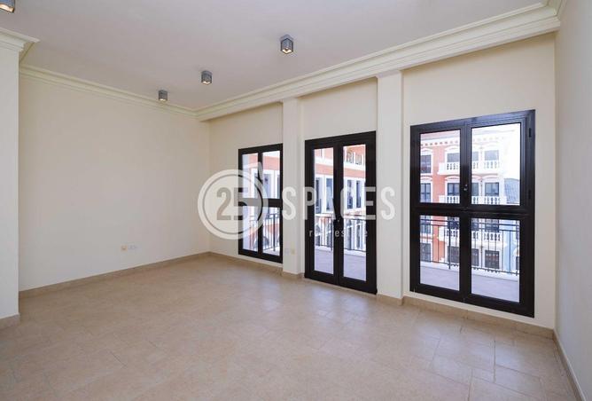 966321 - Property Image 2