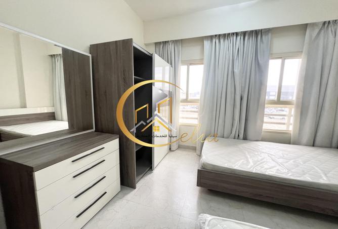 988404 - Property Image 3