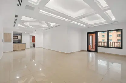 شقة - 2 غرف نوم - 3 حمامات للبيع في طريق بورتو الشرقي - بورتو أرابيا - جزيرة اللؤلؤة - الدوحة