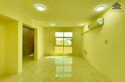Apartment - 1 Bedroom - 1 Bathroom for rent in Salaja Street - Doha Al Jadeed - Doha