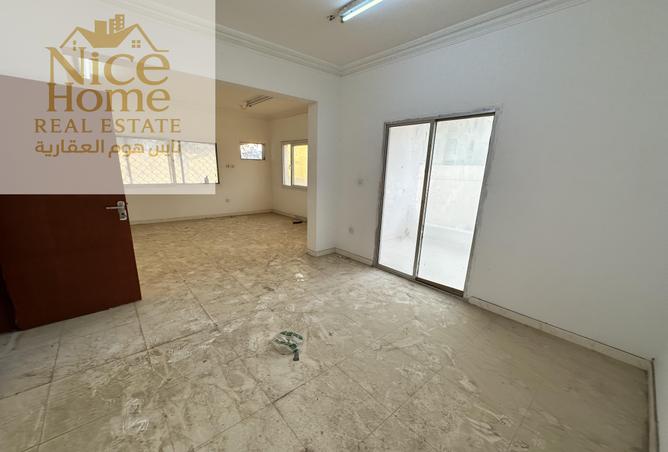 933589 - Property Image 3