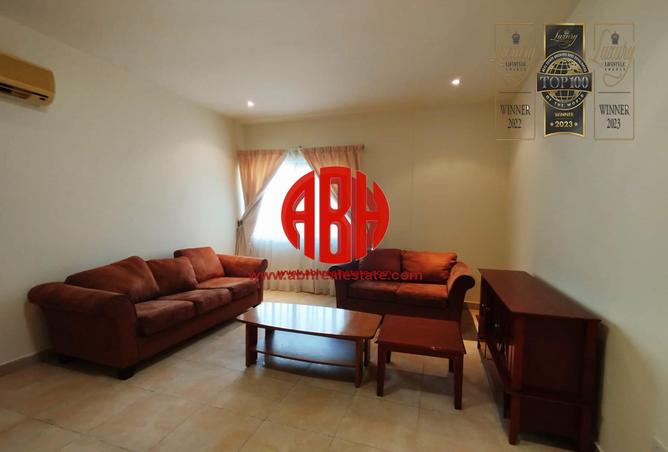 Apartment - 2 Bedrooms - 1 Bathroom for rent in Al Darwish Building - Al Sadd - Al Sadd - Doha