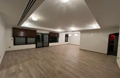 Apartment - 2 Bedrooms - 3 Bathrooms for rent in West Porto Drive - Porto Arabia - The Pearl Island - Doha