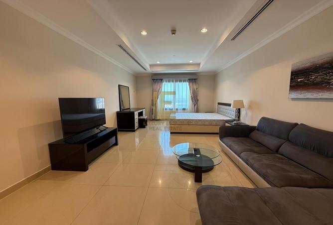 881735 - Property Image 2