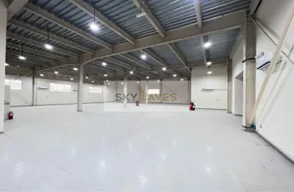Warehouse - Studio - 6 Bathrooms for rent in East Industrial Street - Birkat Al Awamer - Al Wakra